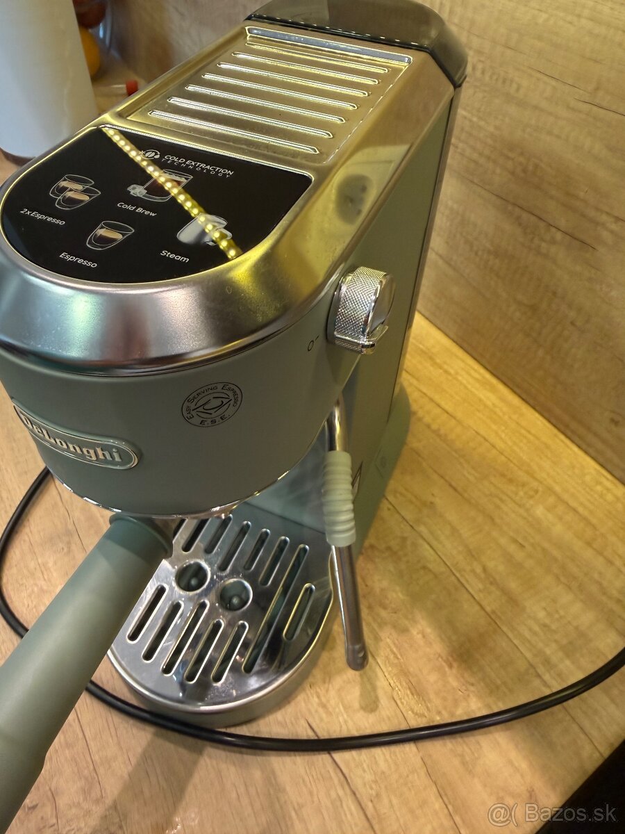 Pákový kávovar De'Longhi Dedica Duo - 4