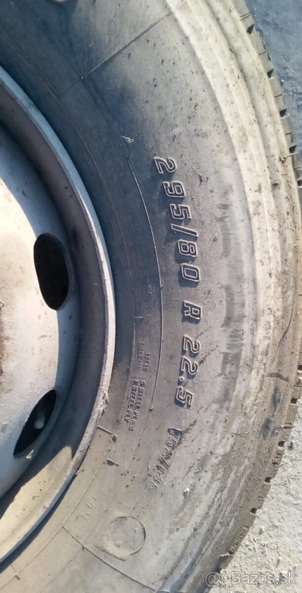 Autobus Karosa kolesá Firestone 29580 R22,5 - 4