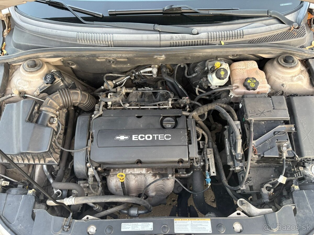 Predám Chevrolet Cruze LT 1.8 i 16V,rok 11/2011 - 4