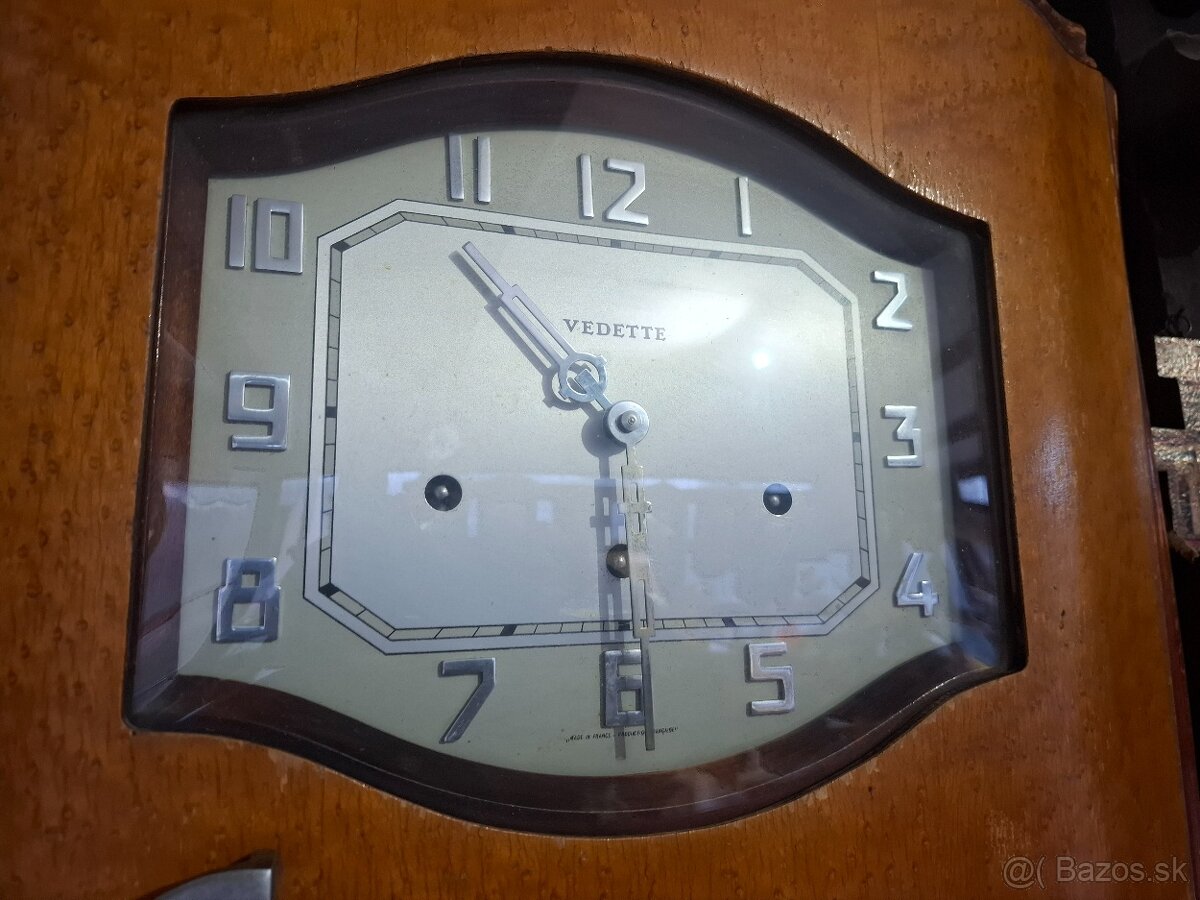 Predám funkčné starožitné štvrťbicie nástenné hodiny VEDETTE - 4
