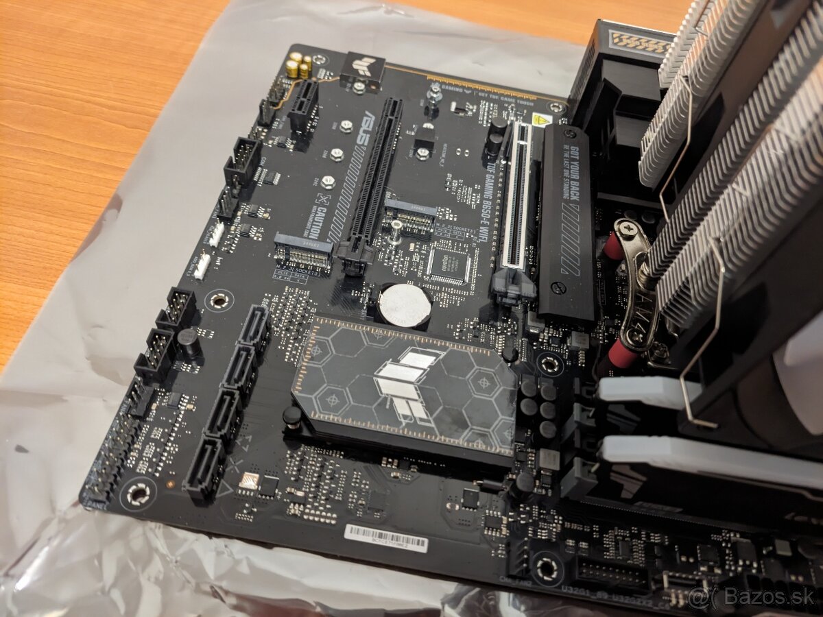 AMD Ryzen 7 7800X3D, B650, 32GB RAM, 1TB NVMe SSD, WiFi/BT - 4