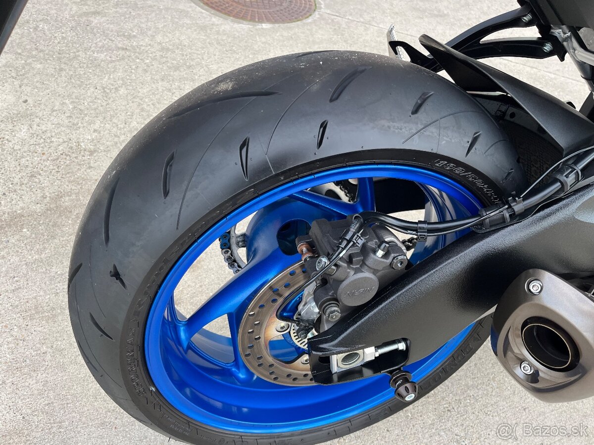 Suzuki GSX-S 1000 - 4