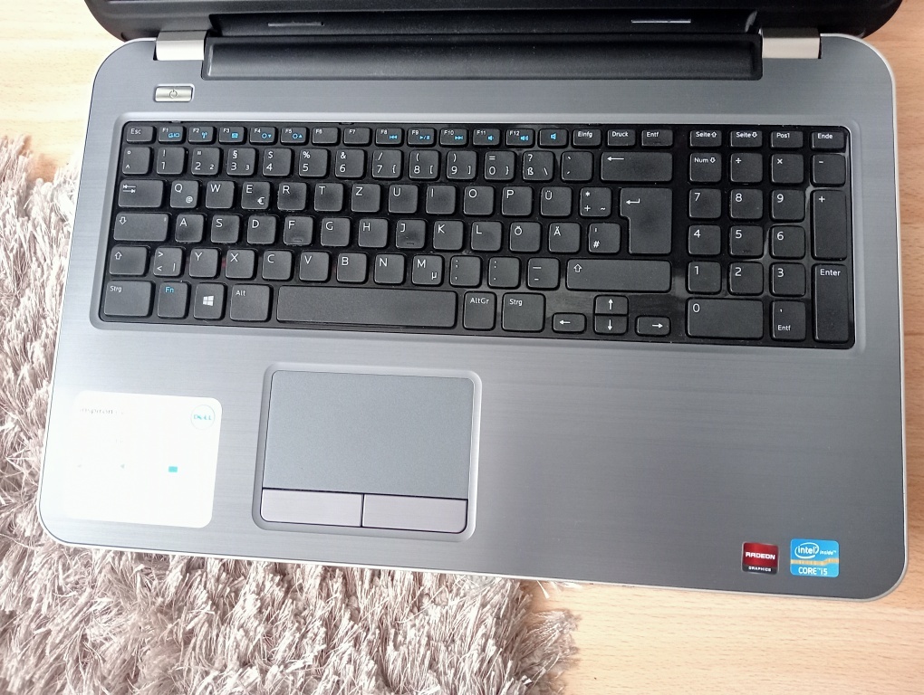 predám 17" ntb DELL / Intel core i5 / 16gb ram / ssd - 4