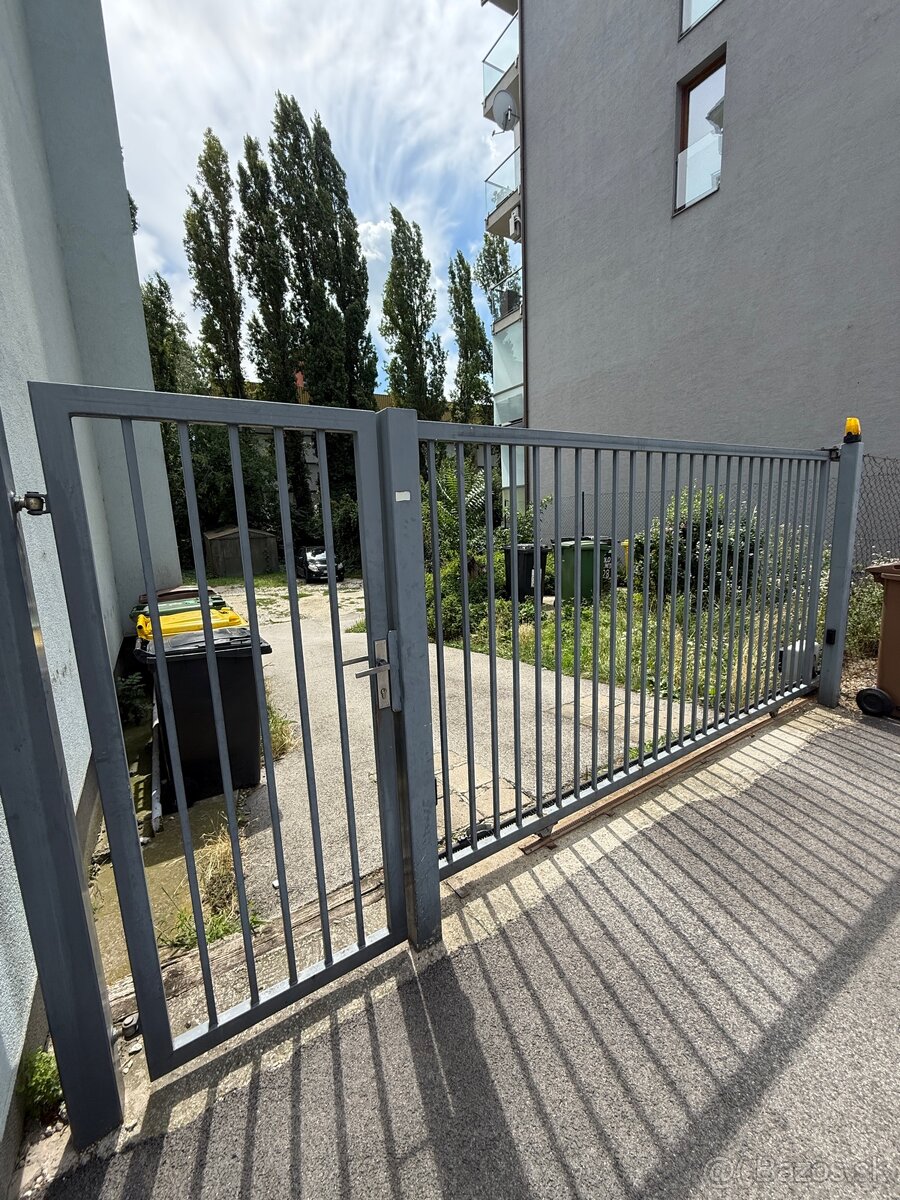 Parkovacie statie BA Klincová - 4