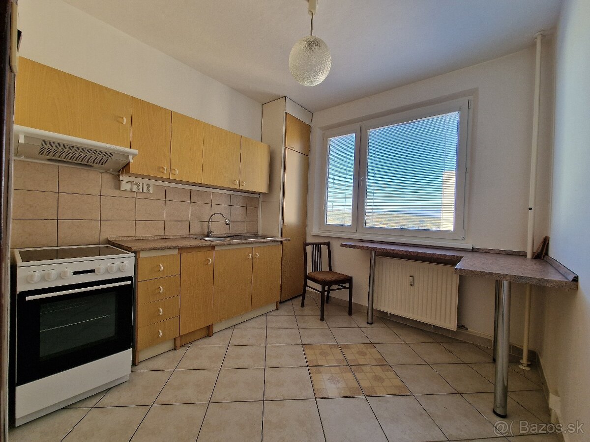 Na predaj priestranný 3 -izbový byt na Severnej ulici v MnB - 4