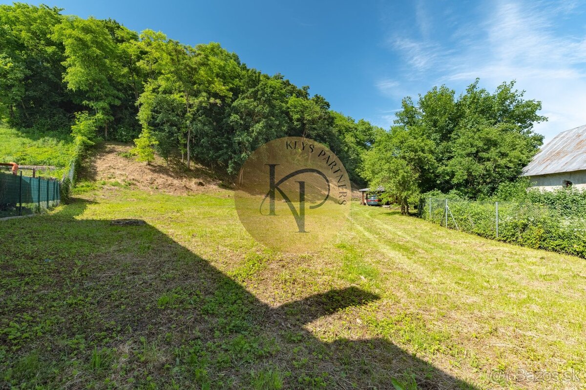 NA PREDAJ_Krásny, rovinatý pozemok v meste Hanušovce nad Top - 4