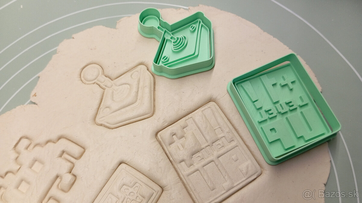 RETRO ARCADE COLLECTION - vykrajovačky set - 4