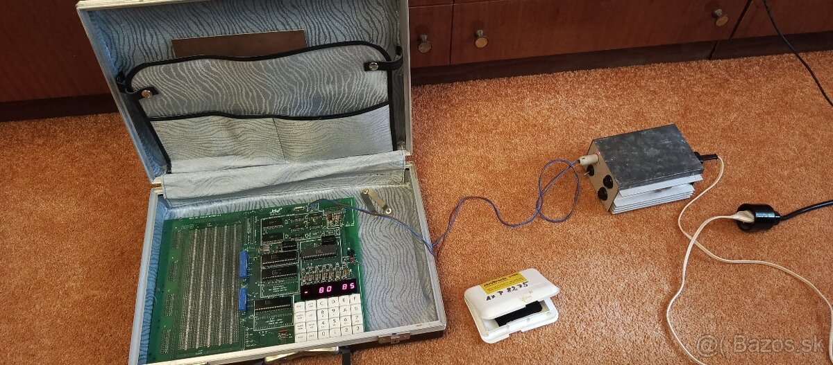 Intel MCS-85 System Design Kit (SDK-85) -zberateľský počítač - 4