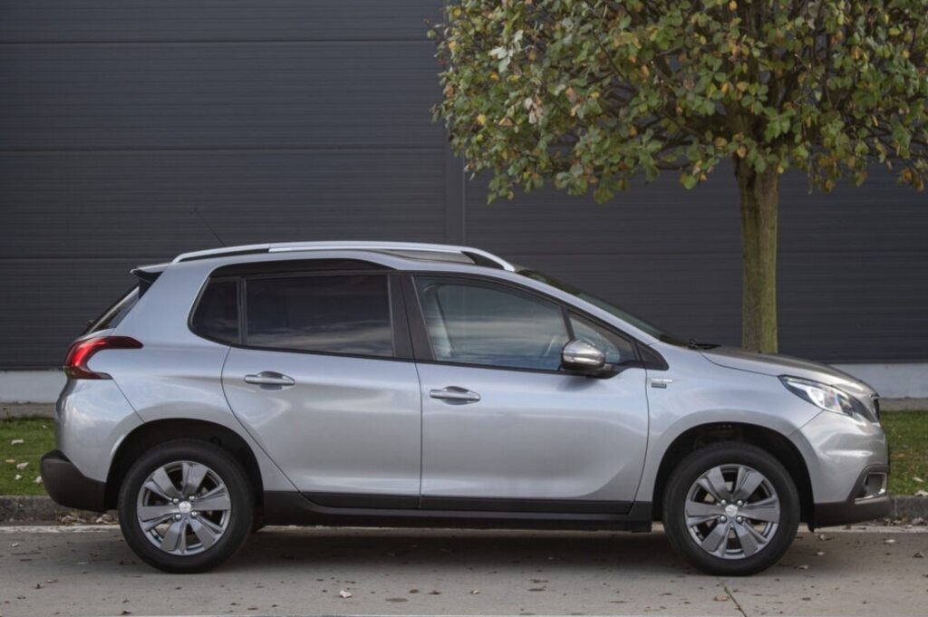 Peugeot 2008 1.2 PureTech Style - 4