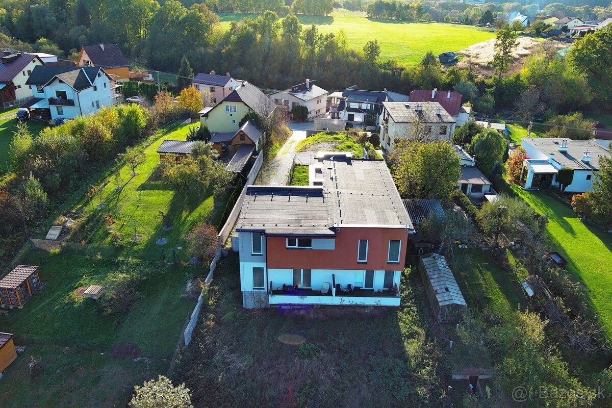 EXKLUZÍVNE Moderný zariadený 4-izbový rodinný dom, 2 k - 4