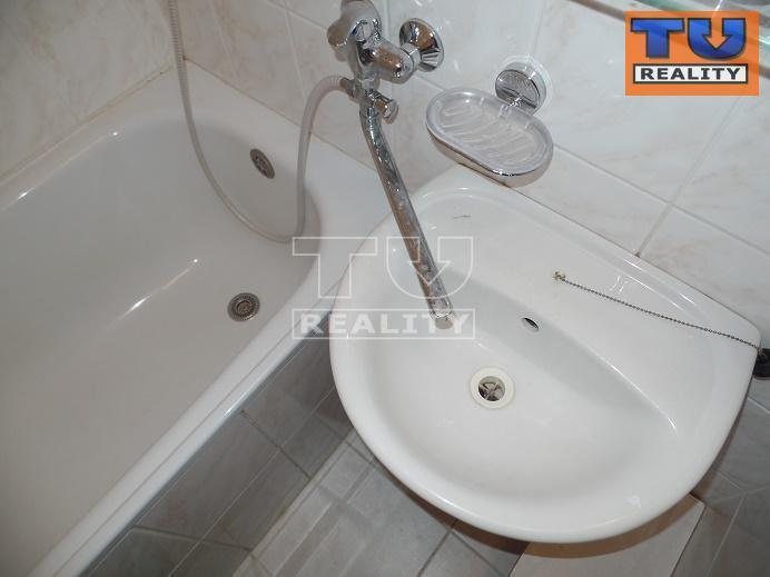 Na predaj 3 izbový byt s lodžiou v pôvodnom stave v... - 4