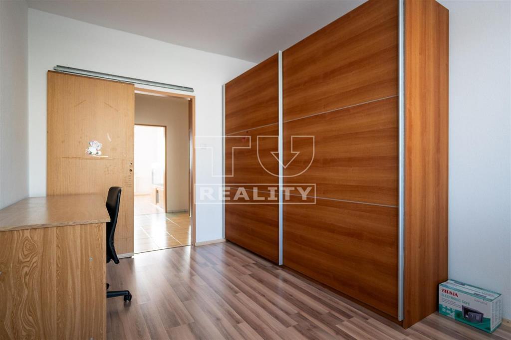 3-izbový byt s výbornou dispozíciou - sídlisko Hájik - 4