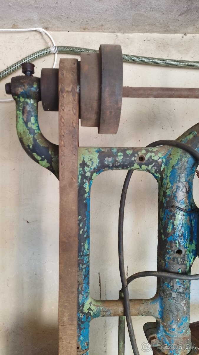 Predám starožitnú stojanovú vŕtačku - 4