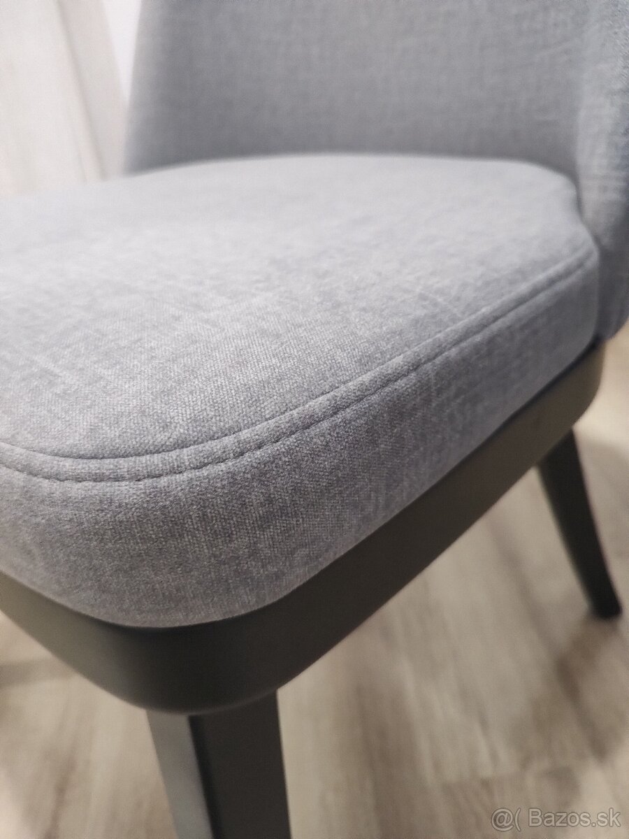 Nové stoličky / kreslá - 4