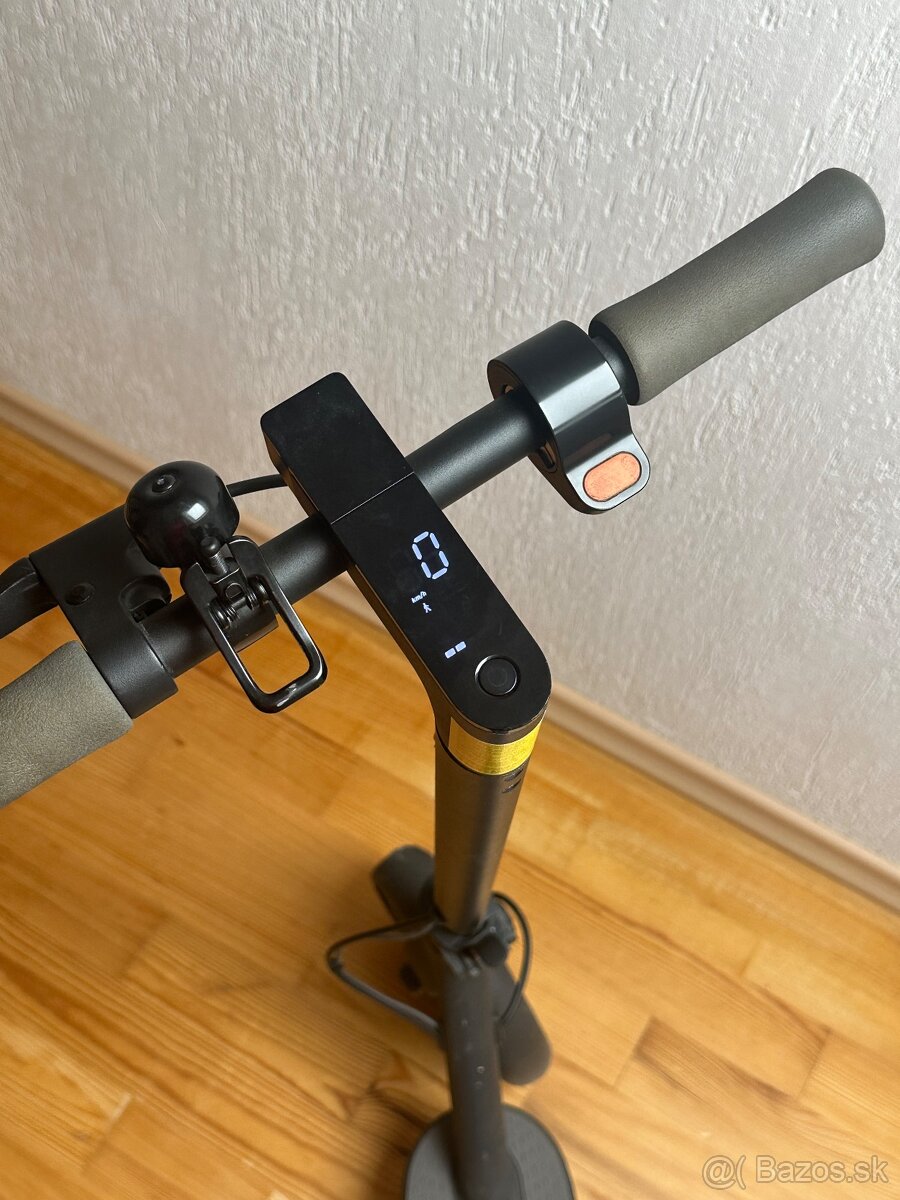 Xiaomi Mi Essential elektrická kolobežka - 4