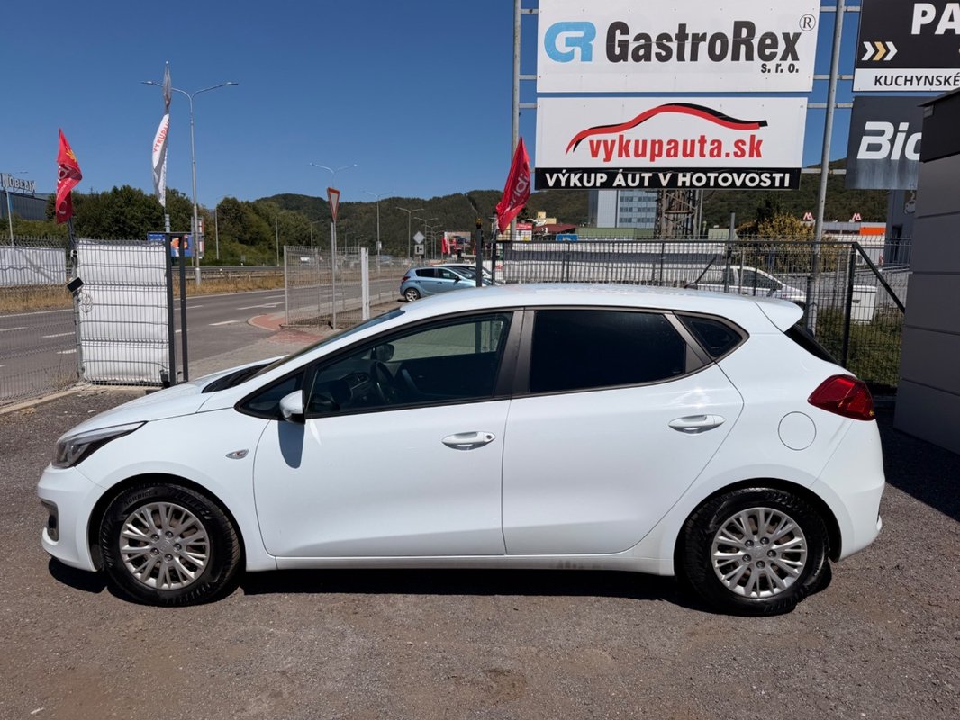 Kia Cee´d 1.6 CRDi VGT Gold - 4