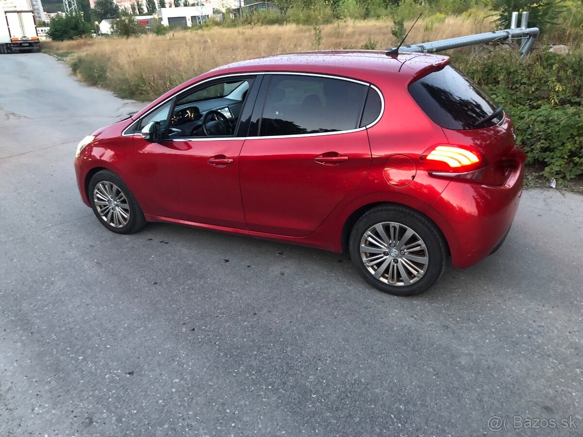 Predám Peugeot 208 - 4