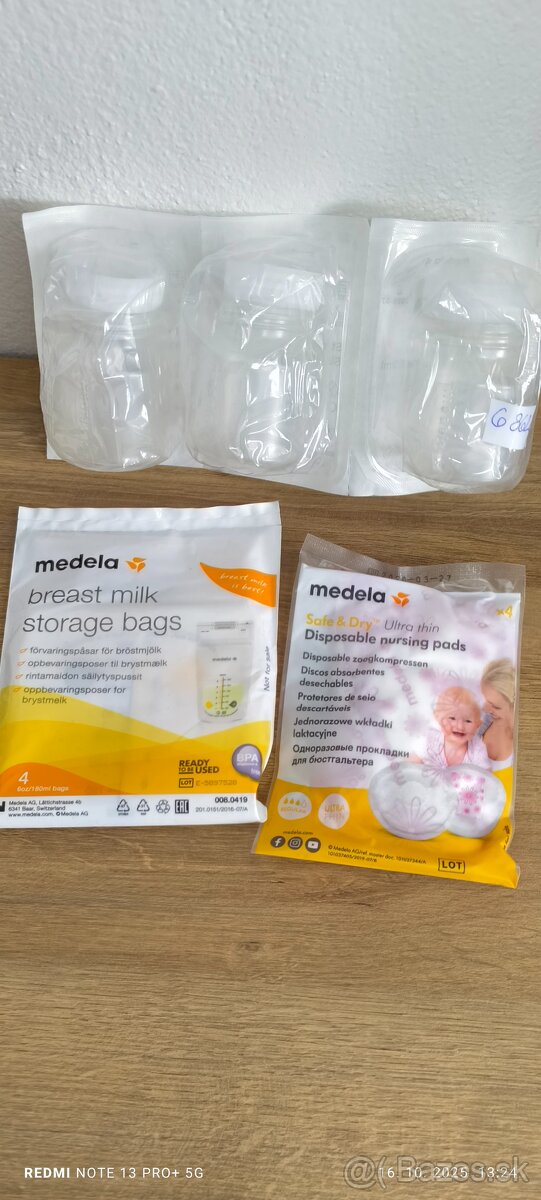 Manuálna odsávačka na mlieko Medela Harmony Essential Pack - 4