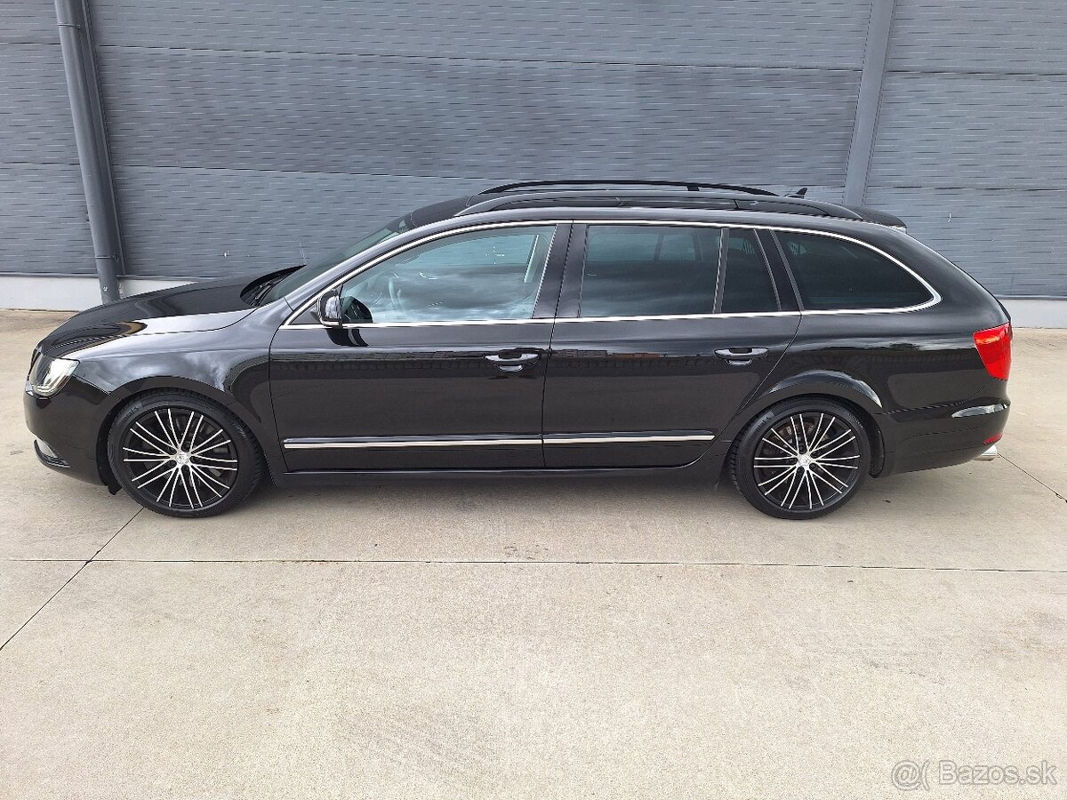 Škoda Superb 3,6 V6 4x4 DSG Elegance - 4