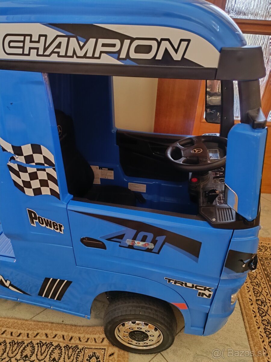 Kamión modrý s prívesom - 4