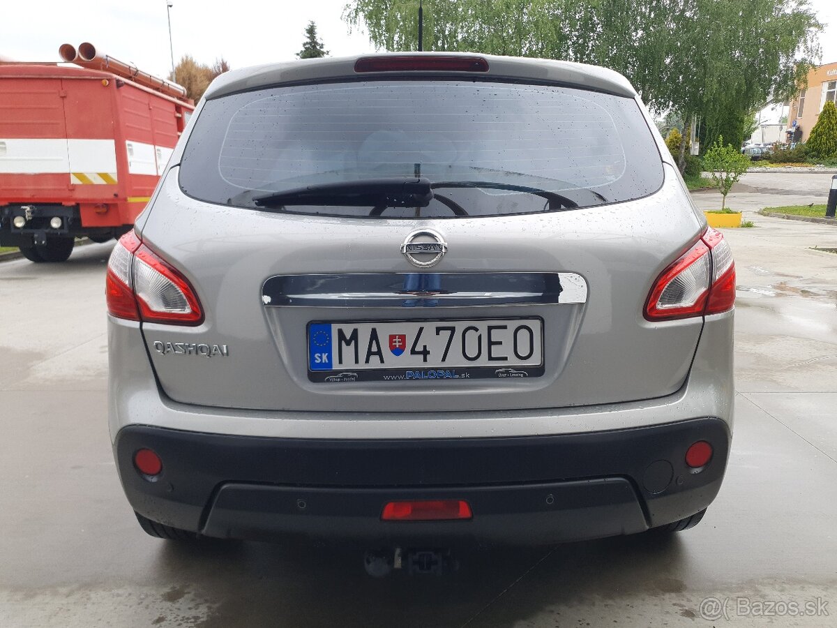 Nissan Qashqai 1.6i Tekna 4x2 (EU5) 86kw 6M benzín - 4