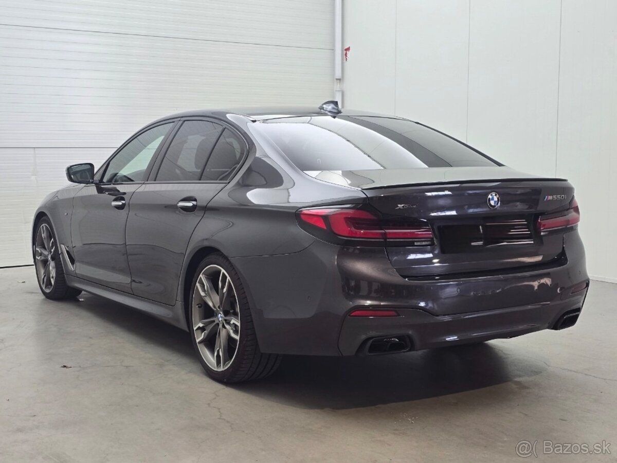 BMW 5 Series M550 M Sport - xDrive - Benzín - 4