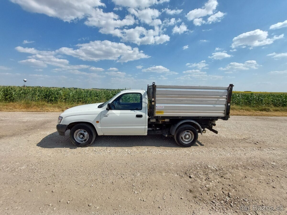 TOYOTA HILUX 3-STRANNÝ VYKLÁPAČ - 4