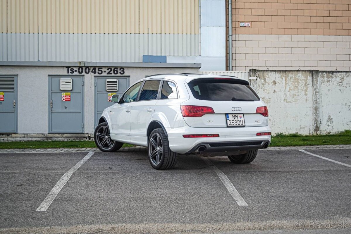 Audi Q7 3.0 Turbo Benzín Quattro 7Miest - 4