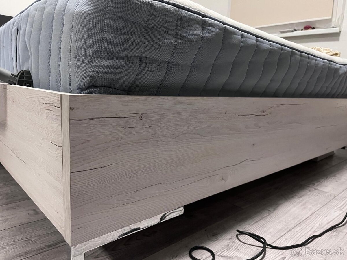 Manželská postel - 4