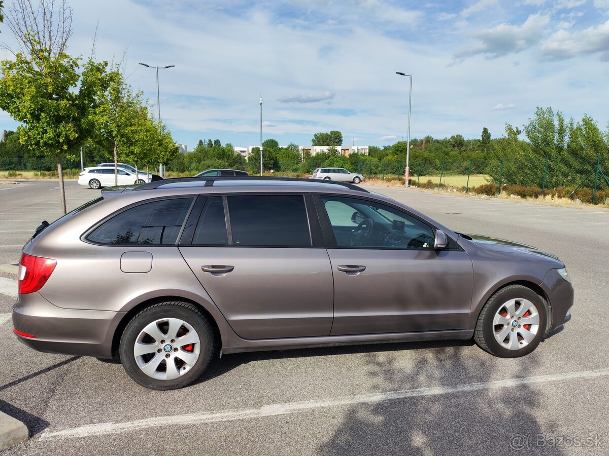 Predám Škodu SuperB Combi 2.0TDi 103KW DSG - 4