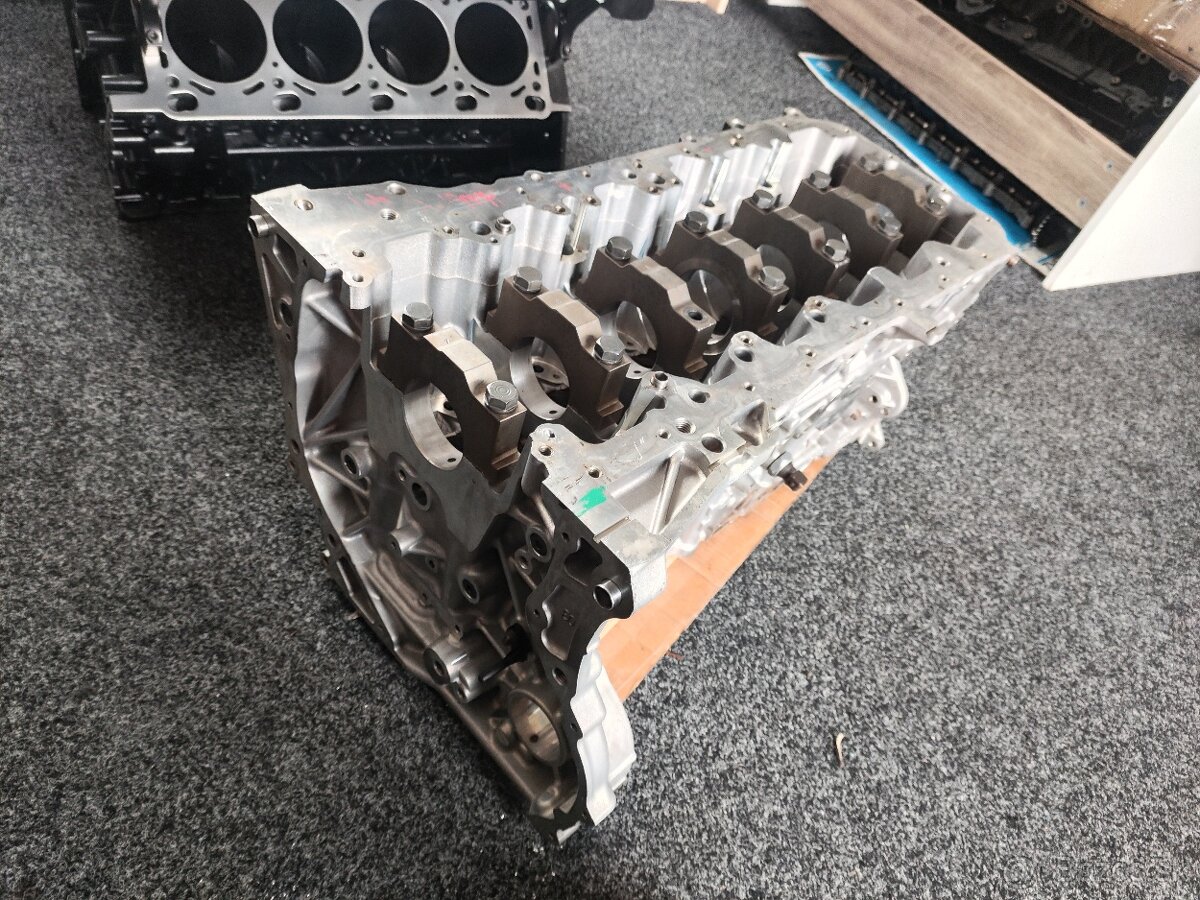 Blok motoru BMW N57D30 - 4