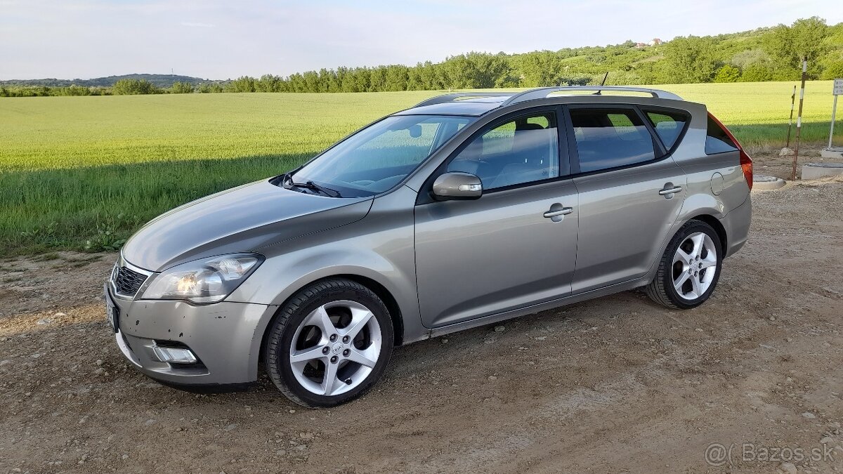Kia ceed sw 2009, 2,0 CRDI, 6MP, 238300 km - 4