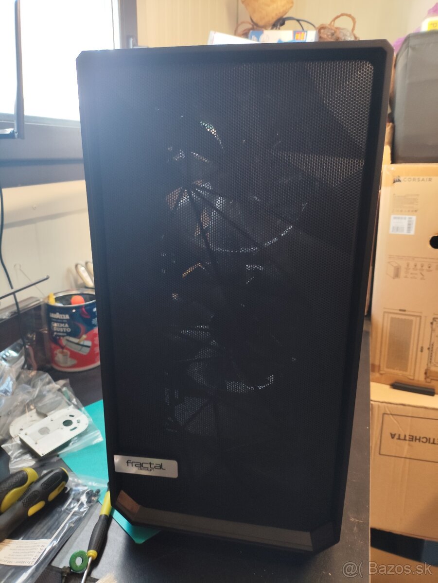 Fractal Meshify + Noctua + gold zdroj - 4