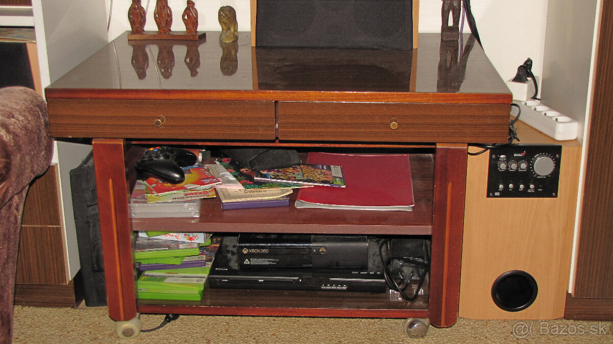 obyvačkova stena + stolik - 4