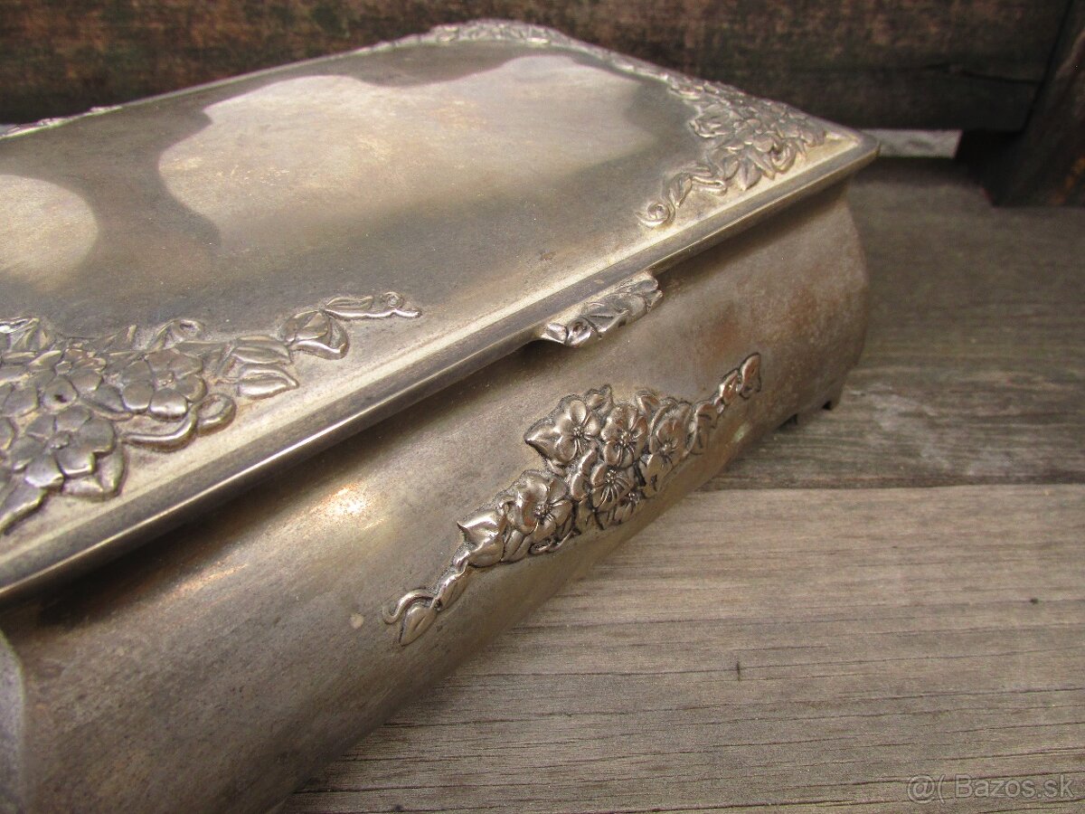 Stará kovová šperkovnica - 4