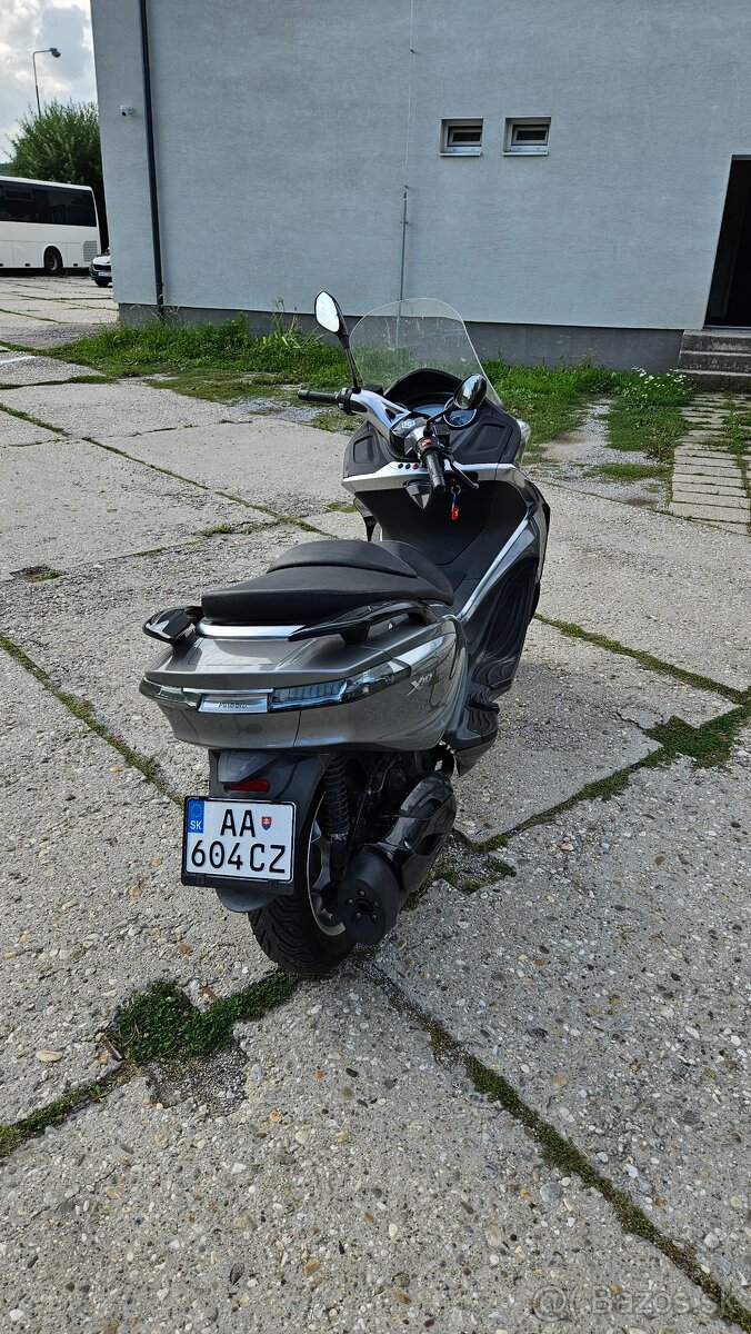 Piaggio X10, 350 Elegance - 4