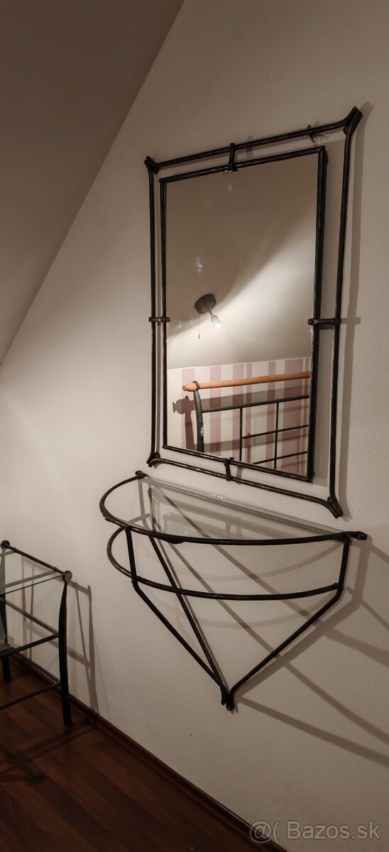 Ručne kovaná manželská posteľ s nočnými stolíkmi a zrkadlom - 4