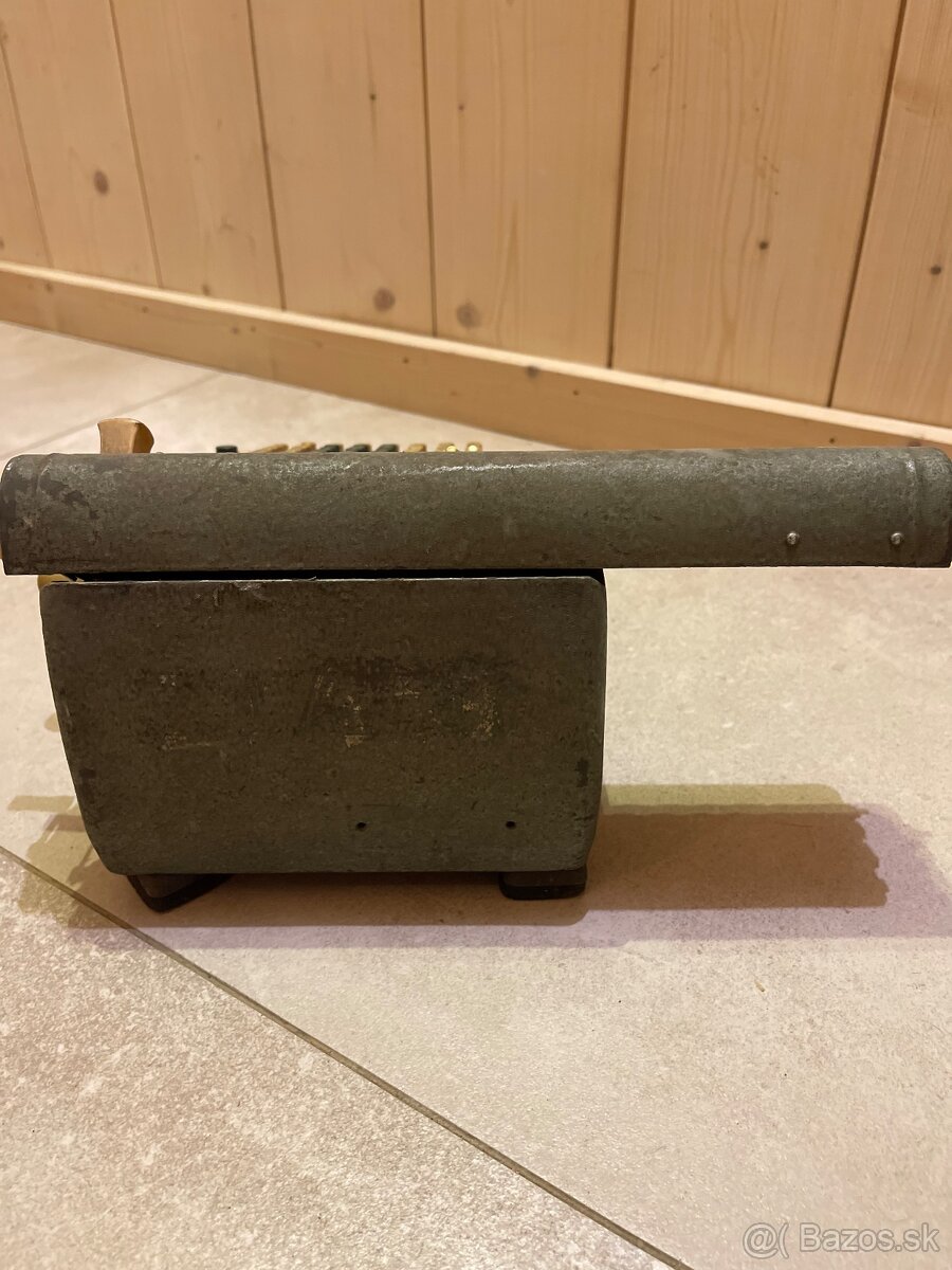 Starožitna mechanická kalkulačka - 4