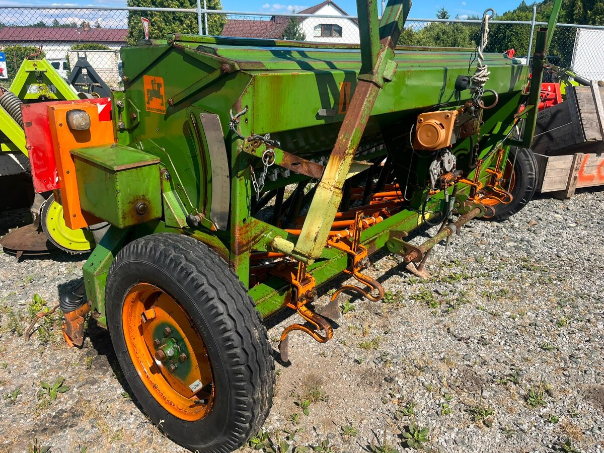Secí stroj AMAZONE D8-30 3m - 4