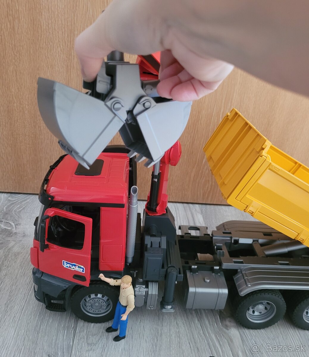 Bruder nakladne auto s rukou - 4
