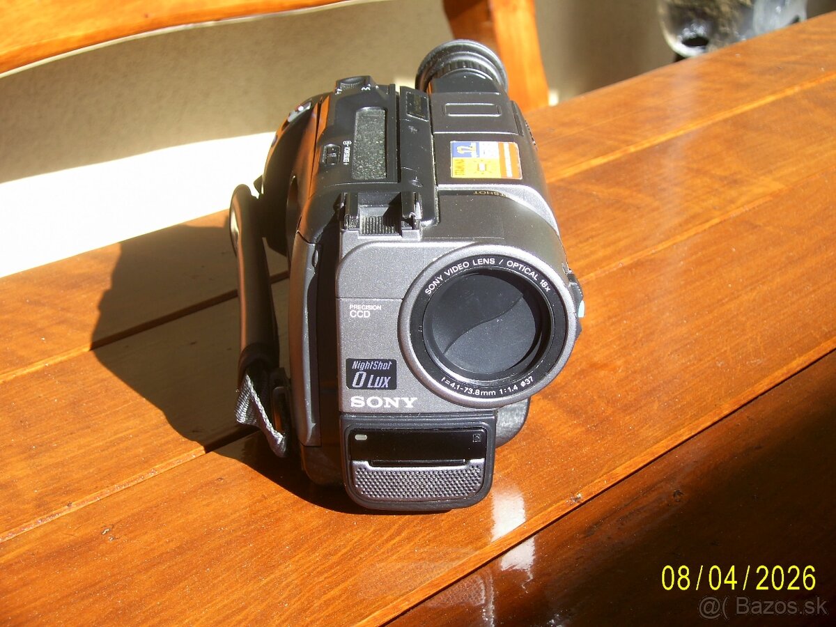 SONY CCD-TR640E - 4