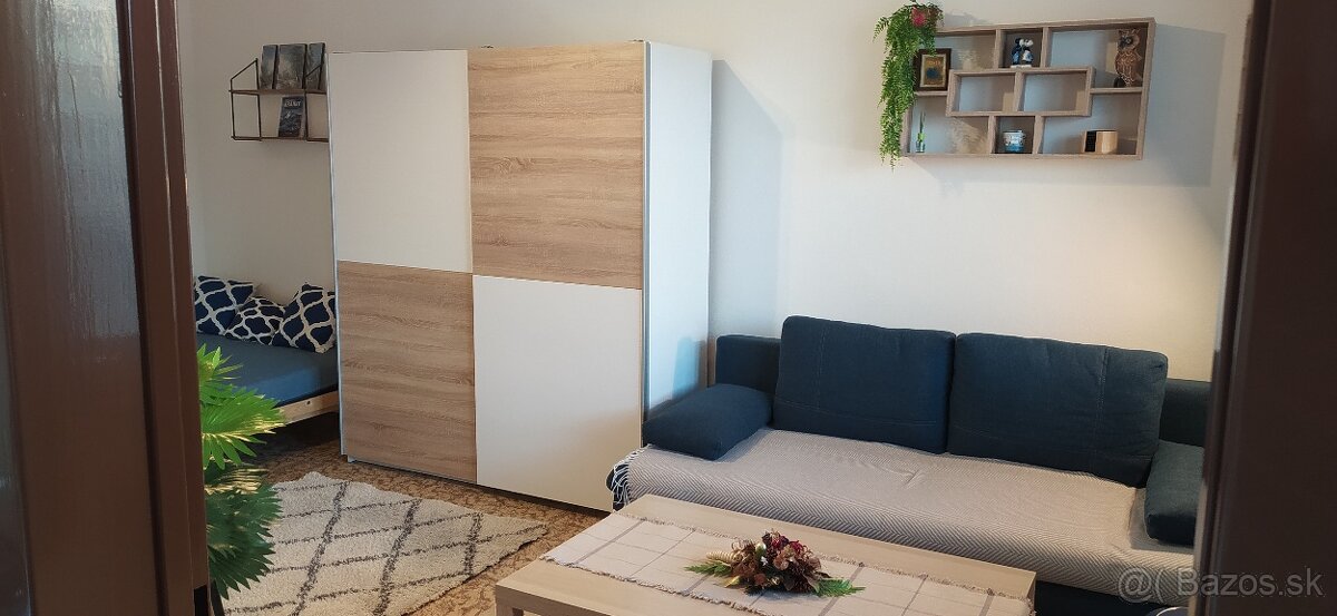 Prenájom 1 izb.byt,43 m2, loggia - 4