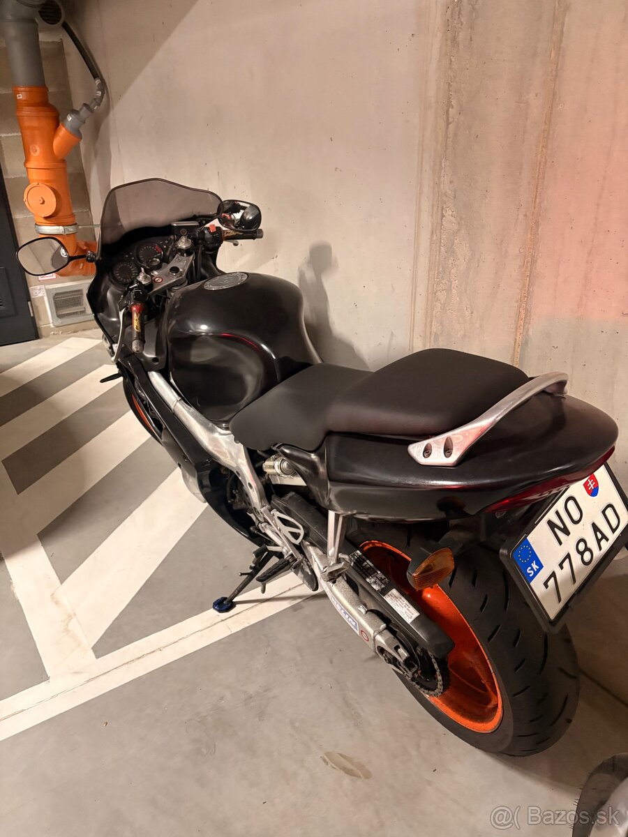 Honda cbr600 - 4