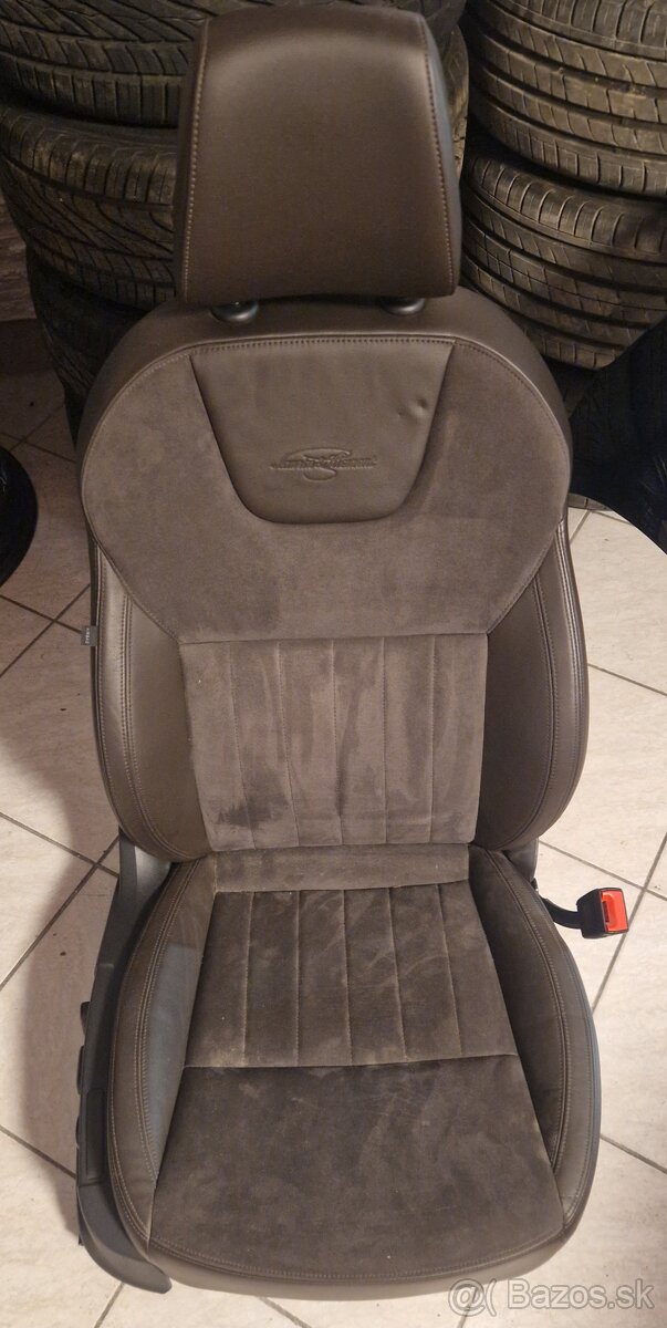 Sedačky LAURIN & KLEMENT OCTAVIA III - 4