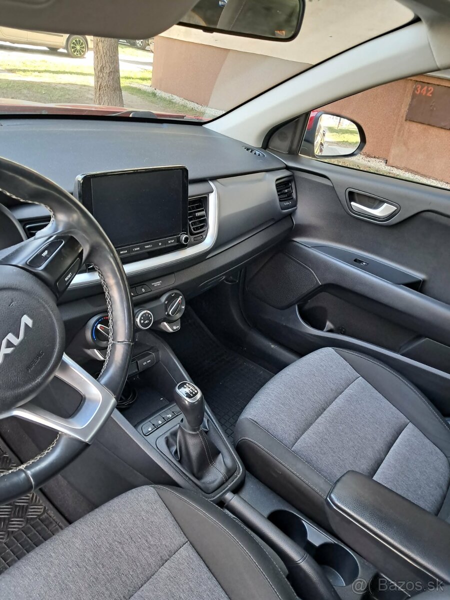 Predám Kia Stonic 1,0 74kw, benzín - 4