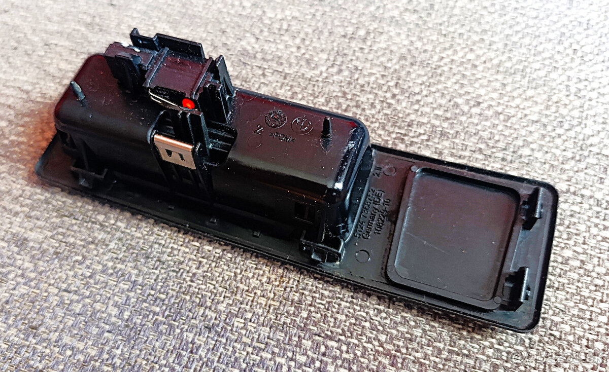 tlačítko otvárania kufra na BMW - 4