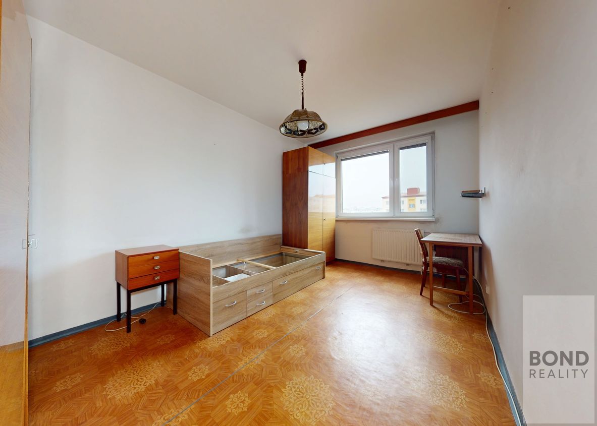 4-IZBOVÝ BYT S LODŽIOU ZA MOSTOM SNP, PIFLOVA UL. - 4