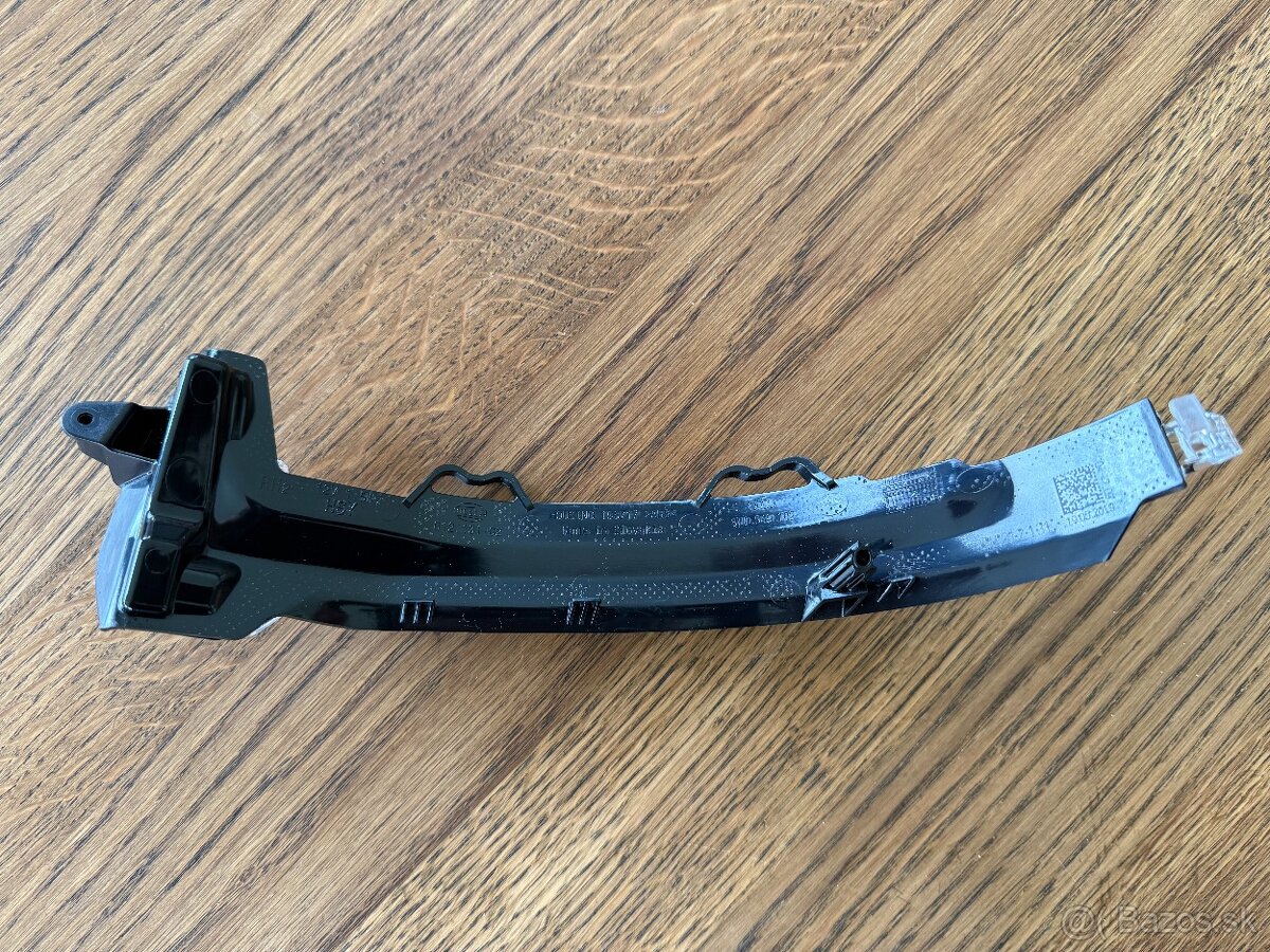 Pravá smerovka Audi A4 B9 - NOVÁ - 4