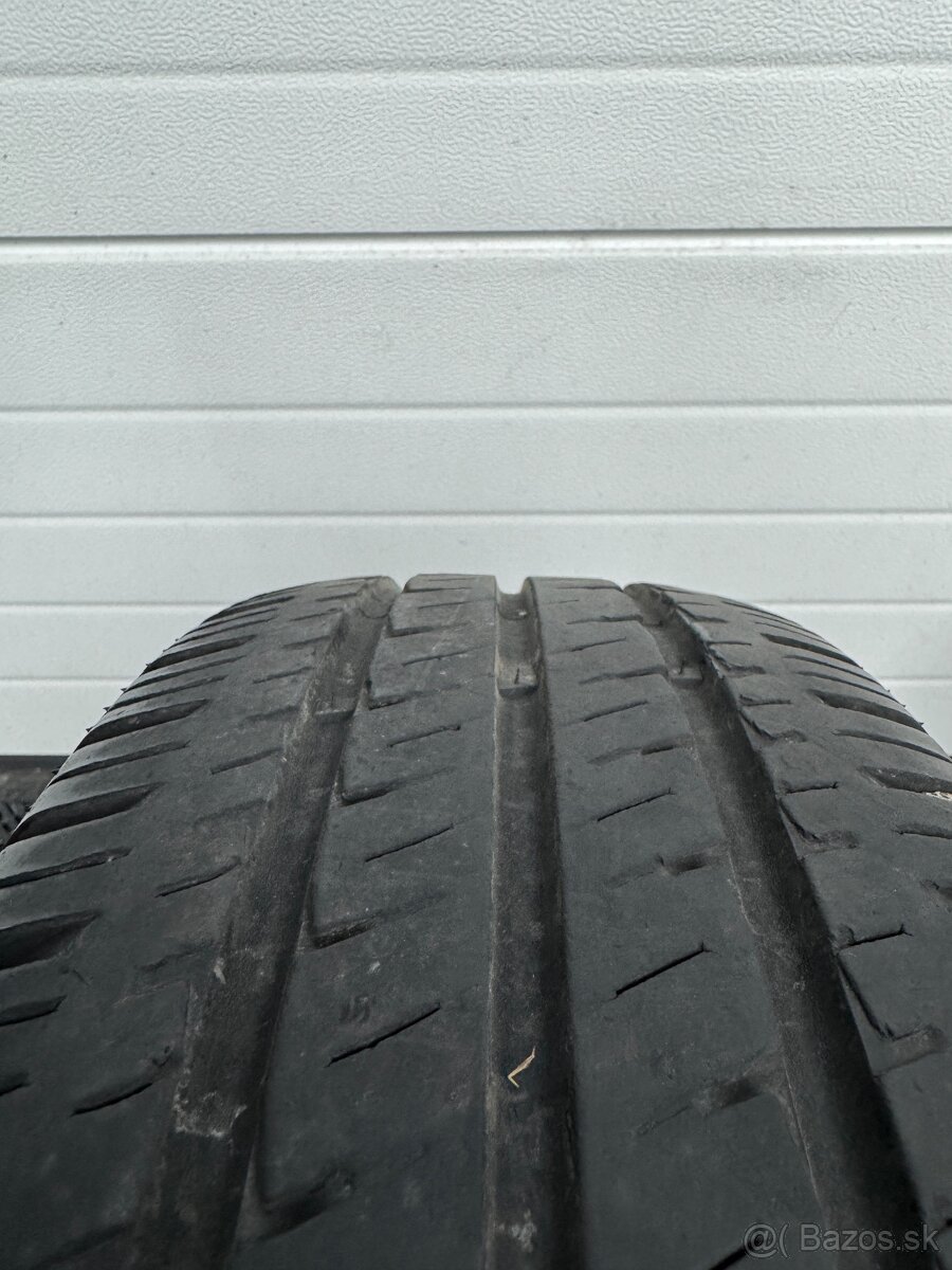 Hankook Vantra LT 225/70 R15C DOT 0822 - 4