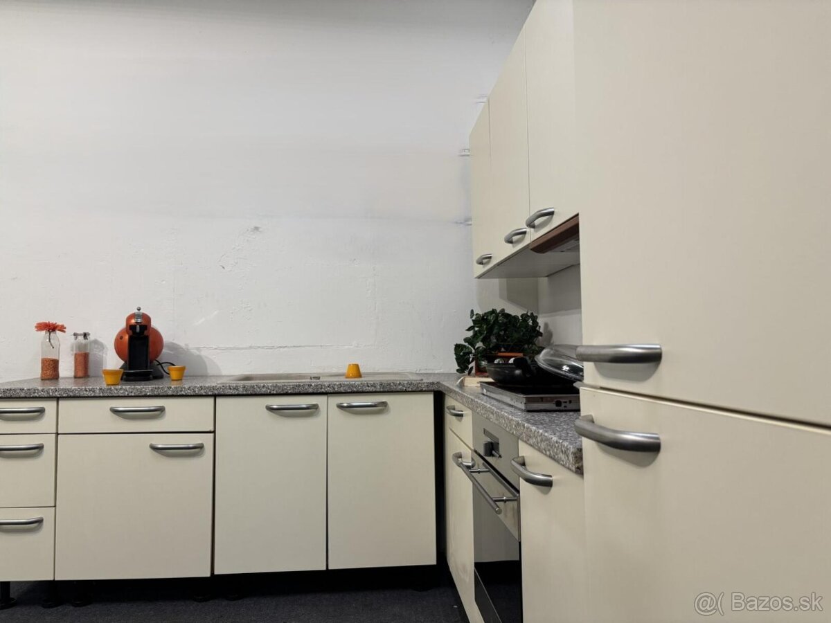 Nadčasová kuchyňa LEONA - 4